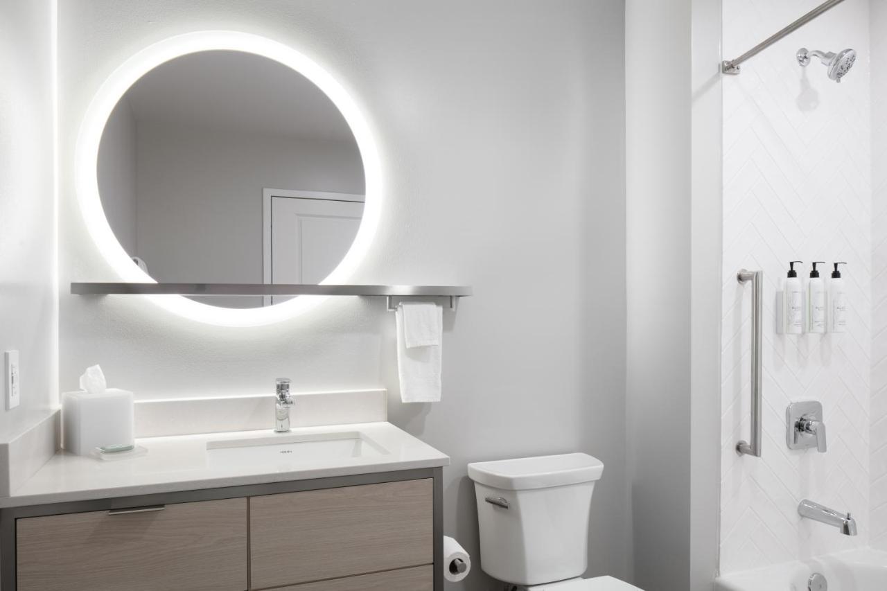 Towneplace Suites By Marriott Oshkosh Zewnętrze zdjęcie