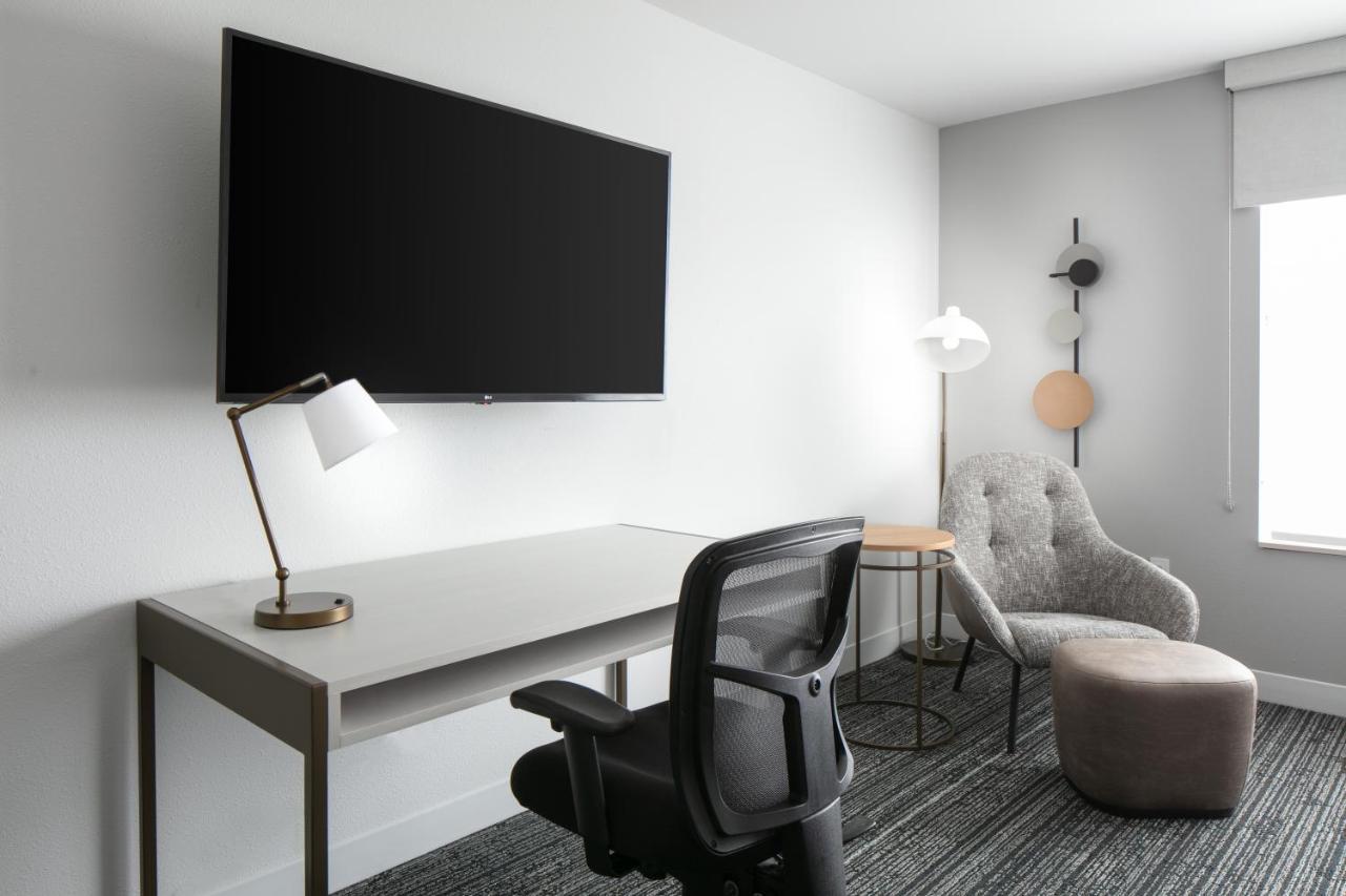 Towneplace Suites By Marriott Oshkosh Zewnętrze zdjęcie