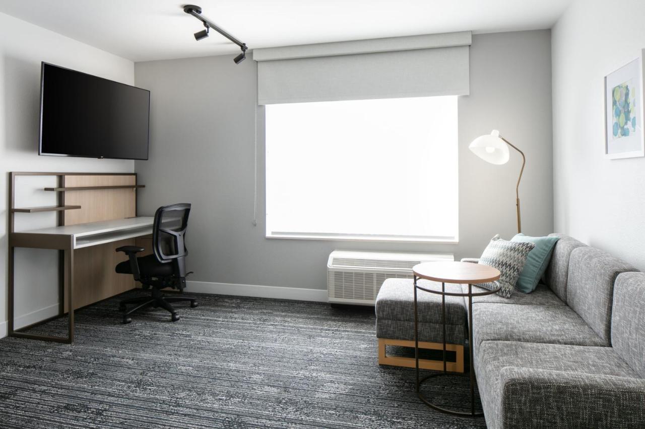 Towneplace Suites By Marriott Oshkosh Zewnętrze zdjęcie